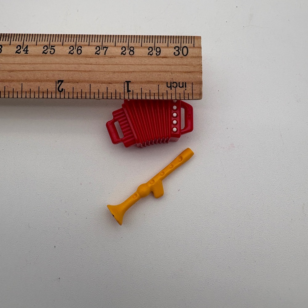 Playmobil Vintage Mini Toy Musical Instruments Accordion Clarinet button box - Picture 2 of 3